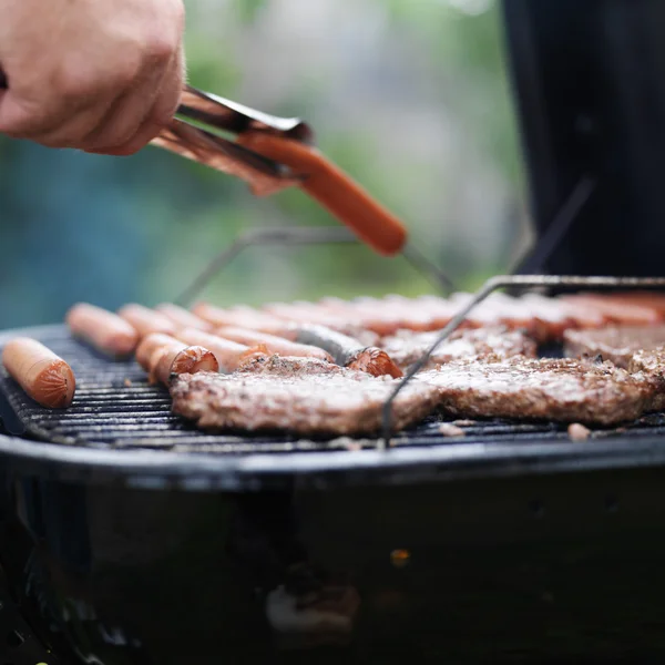 Toczenie hot dogi — Zdjęcie stockowe