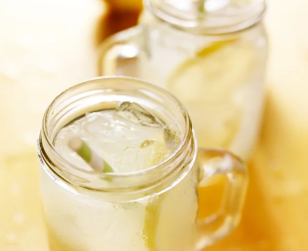 Lemoniada w słoiki — Zdjęcie stockowe