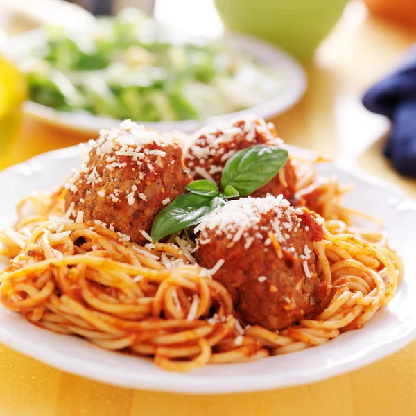 Espaguetis y albóndigas — Foto de Stock