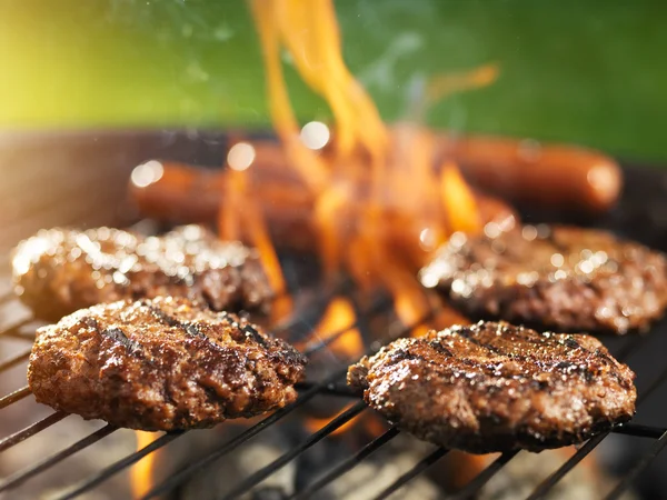 Hamburgare och korv — Stockfoto