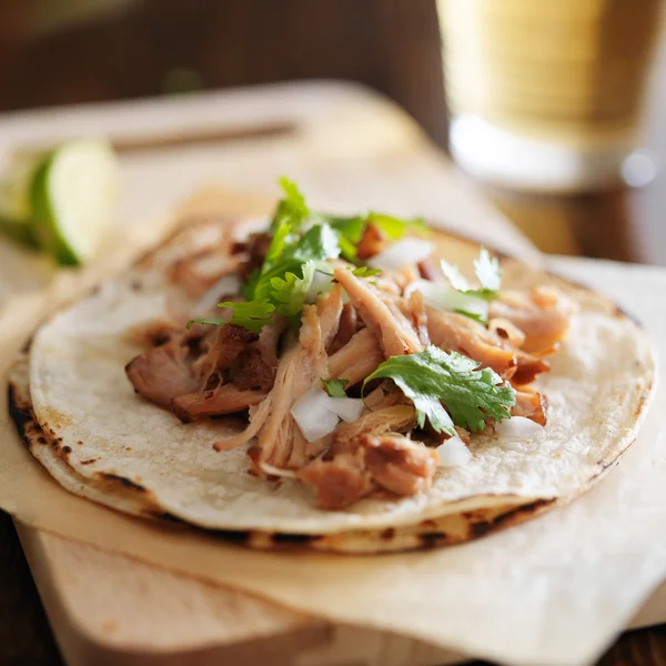 Mexikanska tacos med carnitas — Stockfoto