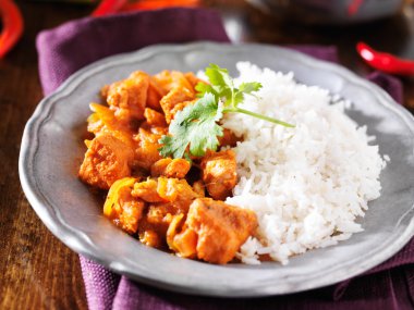 Hint tavuk vindaloo curry ile basmati pirinç