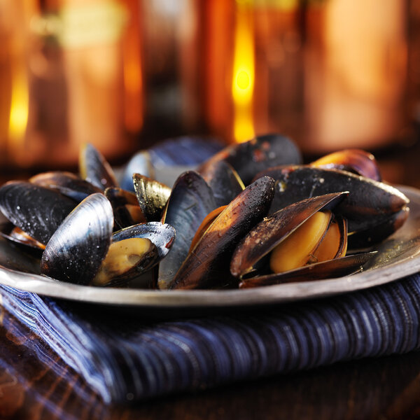 Мидии в соусе из белого вина с чесноком
