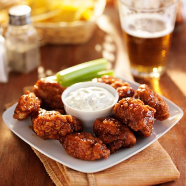 Boneless buffalo Barbekü tavuk wngs