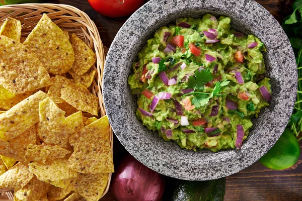 Mexican guacamole in molcajete — Stock Photo, Image