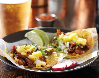 bira ile Meksika Caddesi tacos