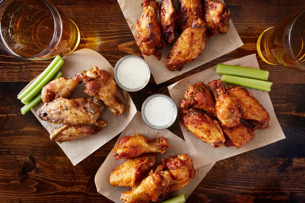 Chicken wings with ranch dipping sauces — Stock Photo, Image