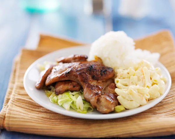 Churrasco havaiano porco grelhado com arroz — Fotografia de Stock