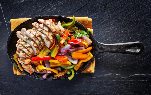 Frango grelhado mexicano fajitas — Fotografia de Stock