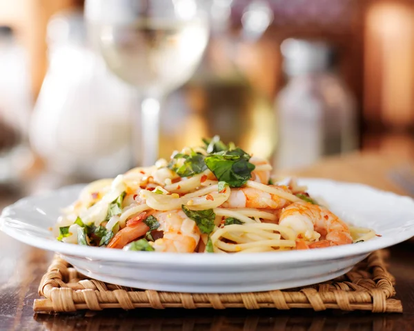 shrimp spaghetti pasta with fresh basil