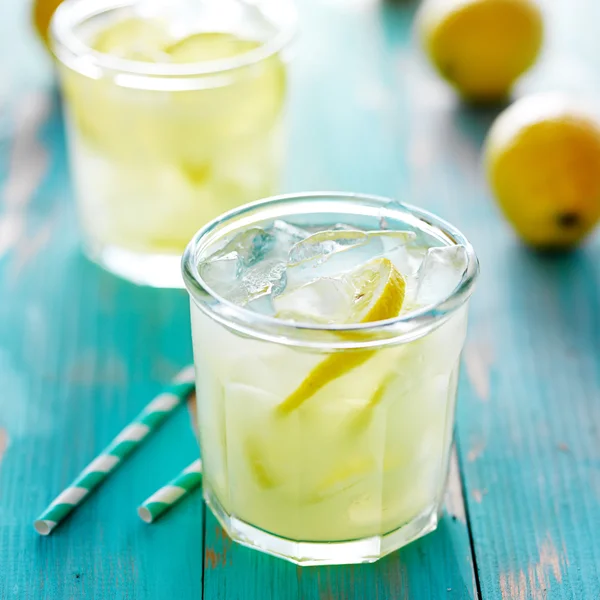 Fresh ice cold lemonade with mint — Stock Photo, Image