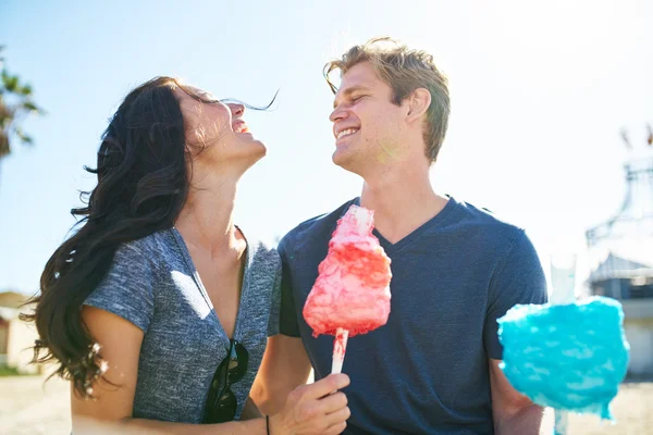 Couple on date having a great time — Stock Photo, Image