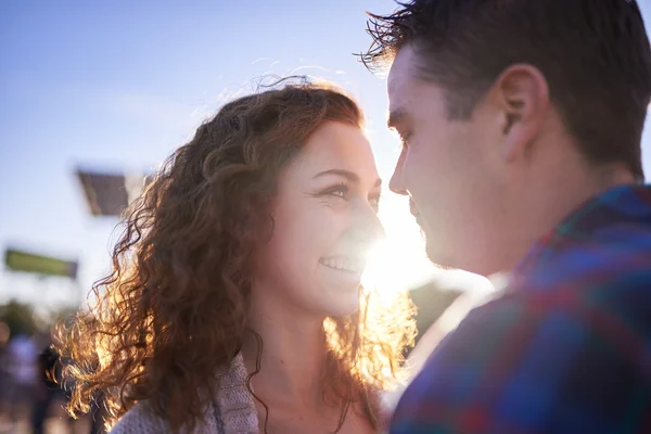 Couple flirting with each other — Stock Photo, Image