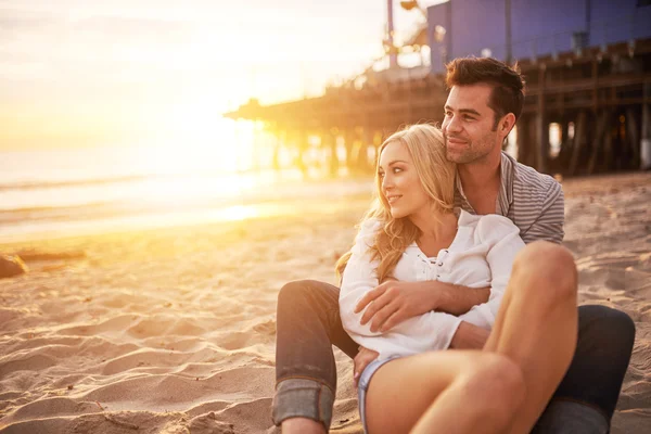 Romantisches Paar, das Spaß hat — Stockfoto