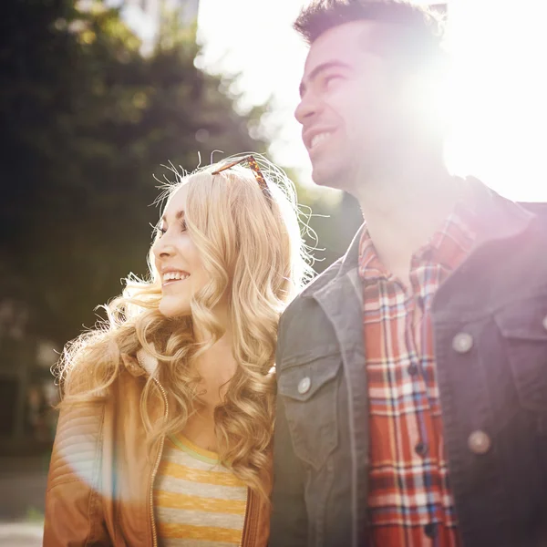 Couple walking  in Los Angeles — Stock Photo, Image