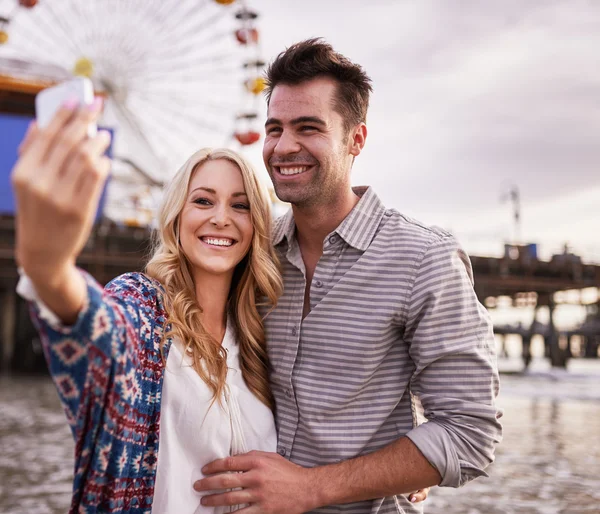 Romantic couple taking selfie together — Stock Photo, Image