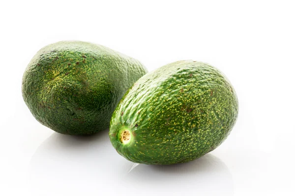 Aguacate aislado sobre blanco. — Foto de Stock