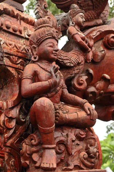 Houten Thaise stijl ambachtelijke — Stockfoto