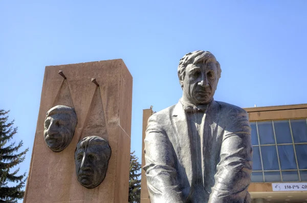 Monumento de Frunzik Mkrtchyan. Gyumri, Armenia — Foto de Stock