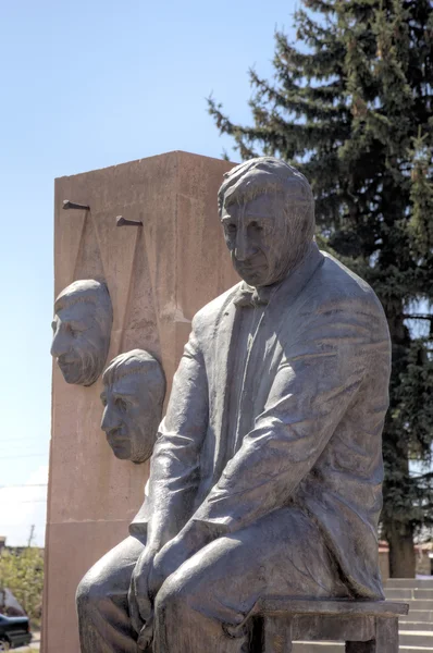 Monumento de Frunzik Mkrtchyan. Gyumri, Armenia — Foto de Stock