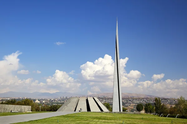 Monumento às vítimas do genocídio de armênios na cidade de Erevan, Armênia — Fotografia de Stock