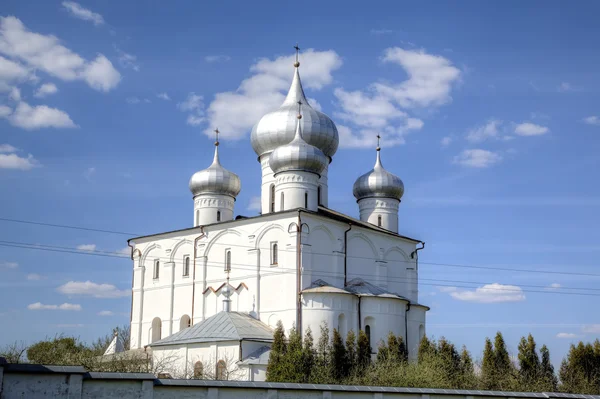 Das Spaso-Preobrazhensky-Varlaamo-Khutyn-Kloster. Weliki Nowgorod, Russland — Stockfoto