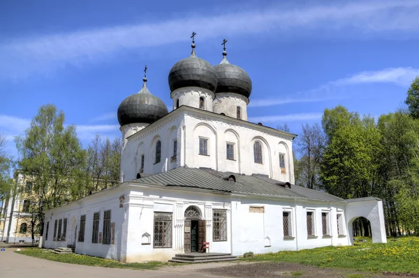 Catedral de la Natividad de la Virgen. Monasterio de San Antonio. Veliky Novgorod, Rusia — Foto de Stock