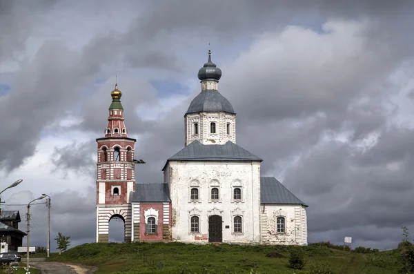 Church of Elijah Prophet at Ivanova grief in bend of Kamenka River. Suzdal, Golden Ring of Russia. — Stock Photo, Image