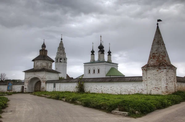 聖アレクサンドル ・ ネフスキー修道院。スーズダリ、ロシアの金の指輪. — ストック写真