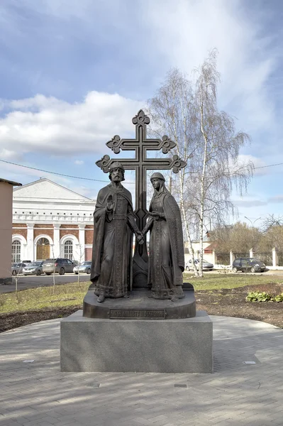 Veliky Novgorod, Russia - April 18, 2015: Monument to Peter and Fevronia. — Stockfoto
