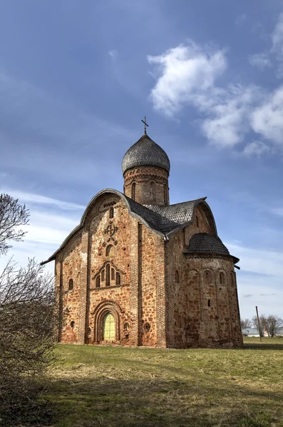 Igreja de São Pedro e Paulo em Kozhevniki. Veliky Novgorod, Rússia — Fotografia de Stock