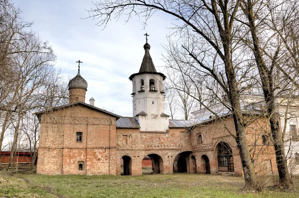 Igreja do Arcanjo Miguel e Igreja da Anunciação. Veliky Novgorod, Rússia — Fotografia de Stock