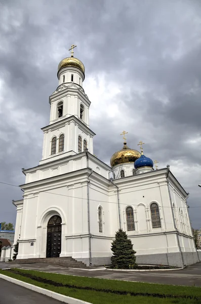 Catedral de Descida do Espírito Santo. Saratov, Rússia — Fotografia de Stock