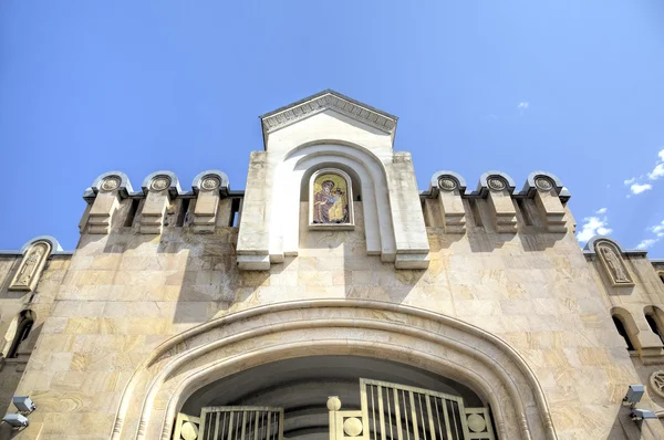 Portes saintes de la cathédrale Sainte-Trinité (Tsminda Sameba). Tbilissi, Géorgie — Photo