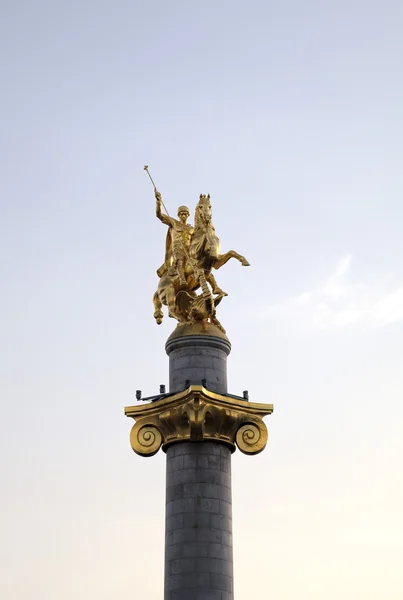 Pomnik wolności (St. George statua) na placu wolności. Tbilisi, Gruzja — Zdjęcie stockowe
