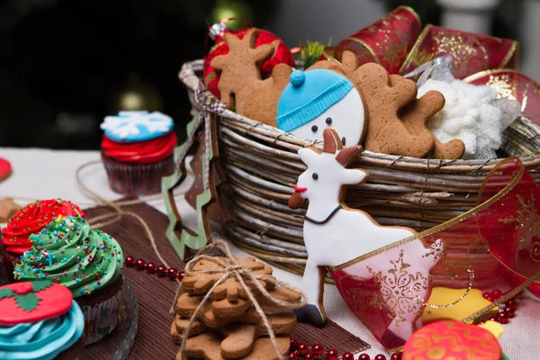 Christmas various gingerbread cookies, cakes, cupcakes. — Stock Photo, Image
