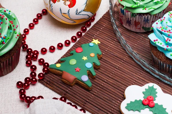 Christmas various gingerbread cookies, cakes, cupcakes. — Stock Photo, Image