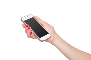 Elinde beyaz smartphone gösterilen kadın. İzole arka plan. Saf siyah Gradyan ekran telefon.