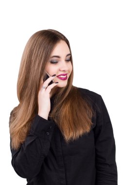 Bir cep telefonu üzerinde konuşurken kız. Elinde bir akıllı telefon ile bir kız portresi.