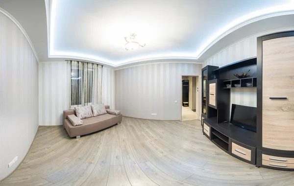 Chambre spacieuse avec mobilier, grand placard et TV . — Photo