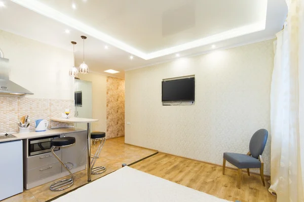 Modern stüdyo daire. Mutfak ve oturma odası