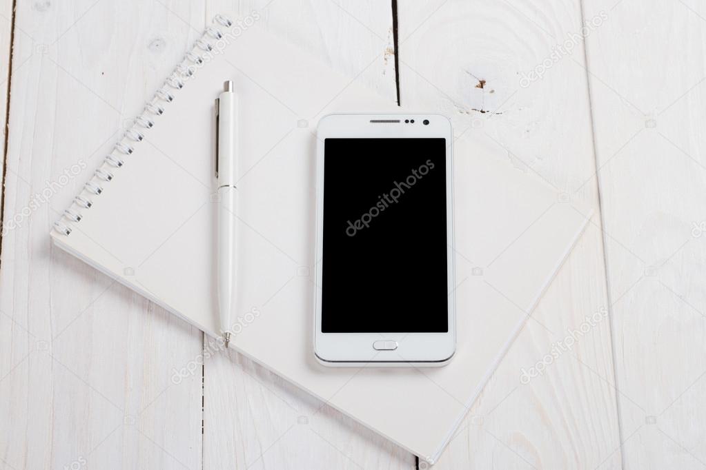 Blank screen Smartphone on  notebook