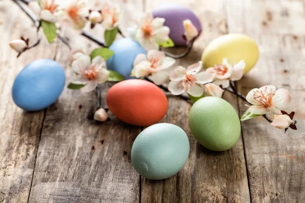 Coloridos huevos de Pascua —  Fotos de Stock