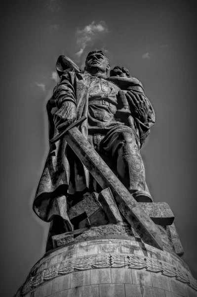 Berlim Alemanha Agosto 2019 Principal Estátua Memorial Guerra Soviética Treptower — Fotografia de Stock