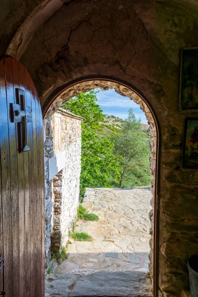 Entrada Del Monasterio Ortodoxo Los Santos Asomatos Penteli Una Montaña —  Fotos de Stock