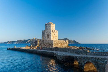 Methoni, Yunanistan - 10 Ağustos 2018: Mora'daki Methoni Venedik Kalesi, Messenia, Yunanistan. Methoni kalesi 1209'dan sonra Venedikliler tarafından inşa edildi..