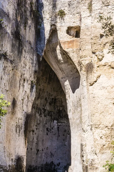Ucho Dionysius, starověké Syrakusách na Sicílii, Itálie. — Stock fotografie