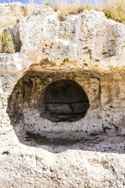 Ancient ruins of Greek Theater in Syracuse, Sicily — Stock Photo, Image