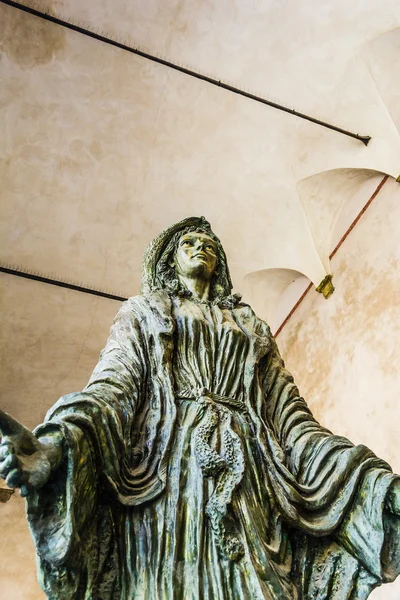 Escultura Virgen María - Capitello della donazione — Foto de Stock