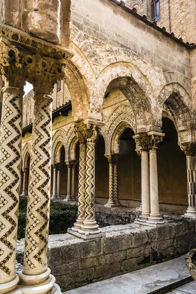 Cloister of the Monreale Abbey, Palermo — Stock Photo, Image